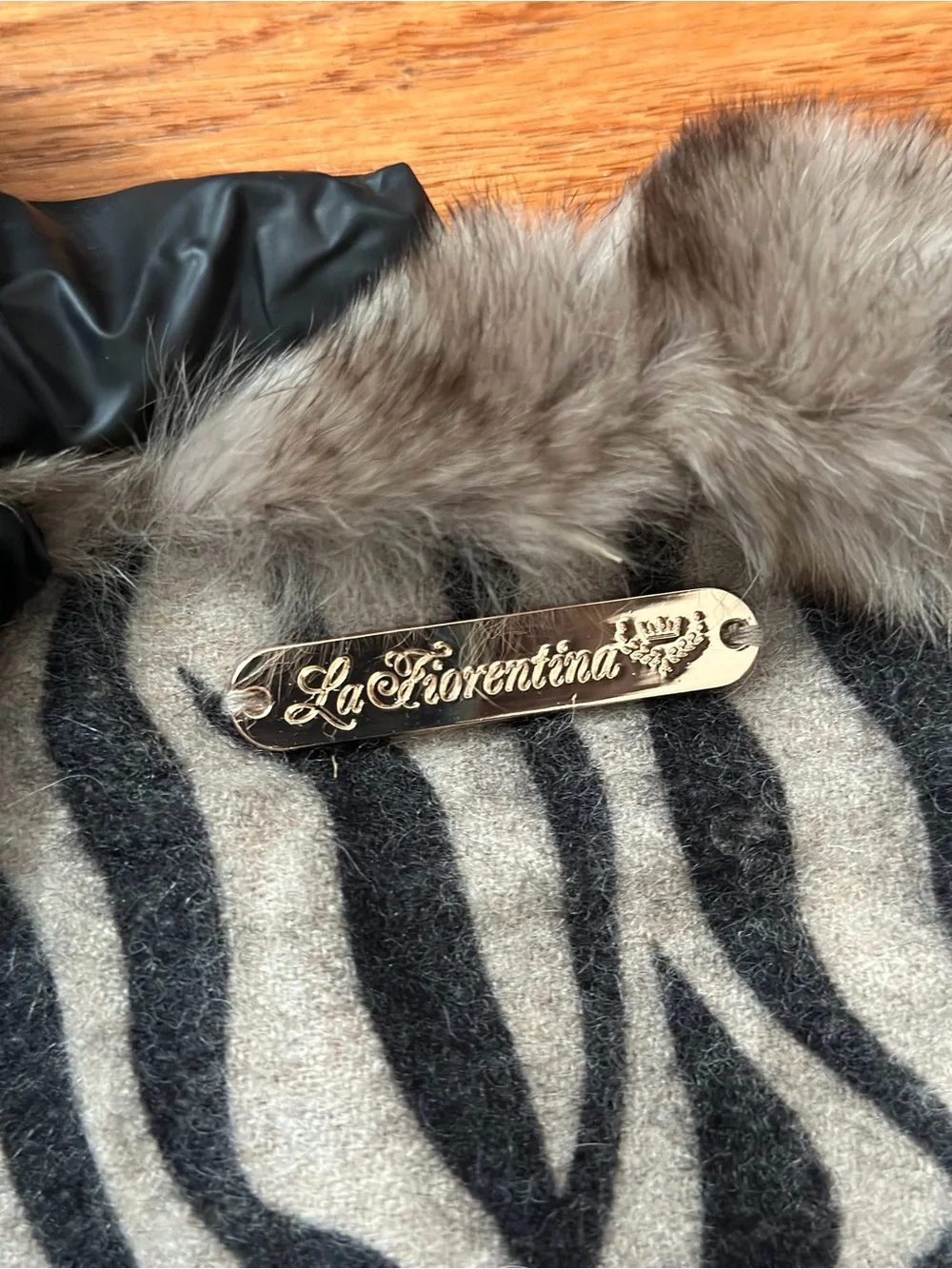 La Fiorentina Real Rex Rabbit Fur Trim Animal Print Wrap Shawl Scarf 26